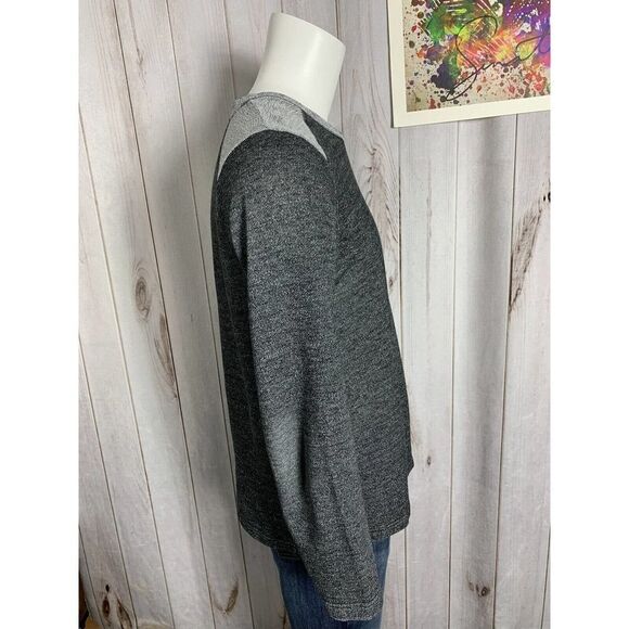 TOMMY BAHAMA Long Sleeve Men's T Shirt Size Medium Gray Excellent! - Picture 9 of 15